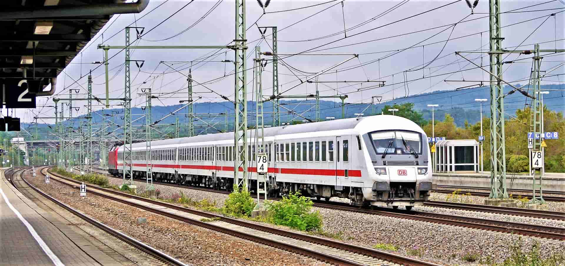 DB Intercity train - transportation_getting around in Germany_ Pixabay-min