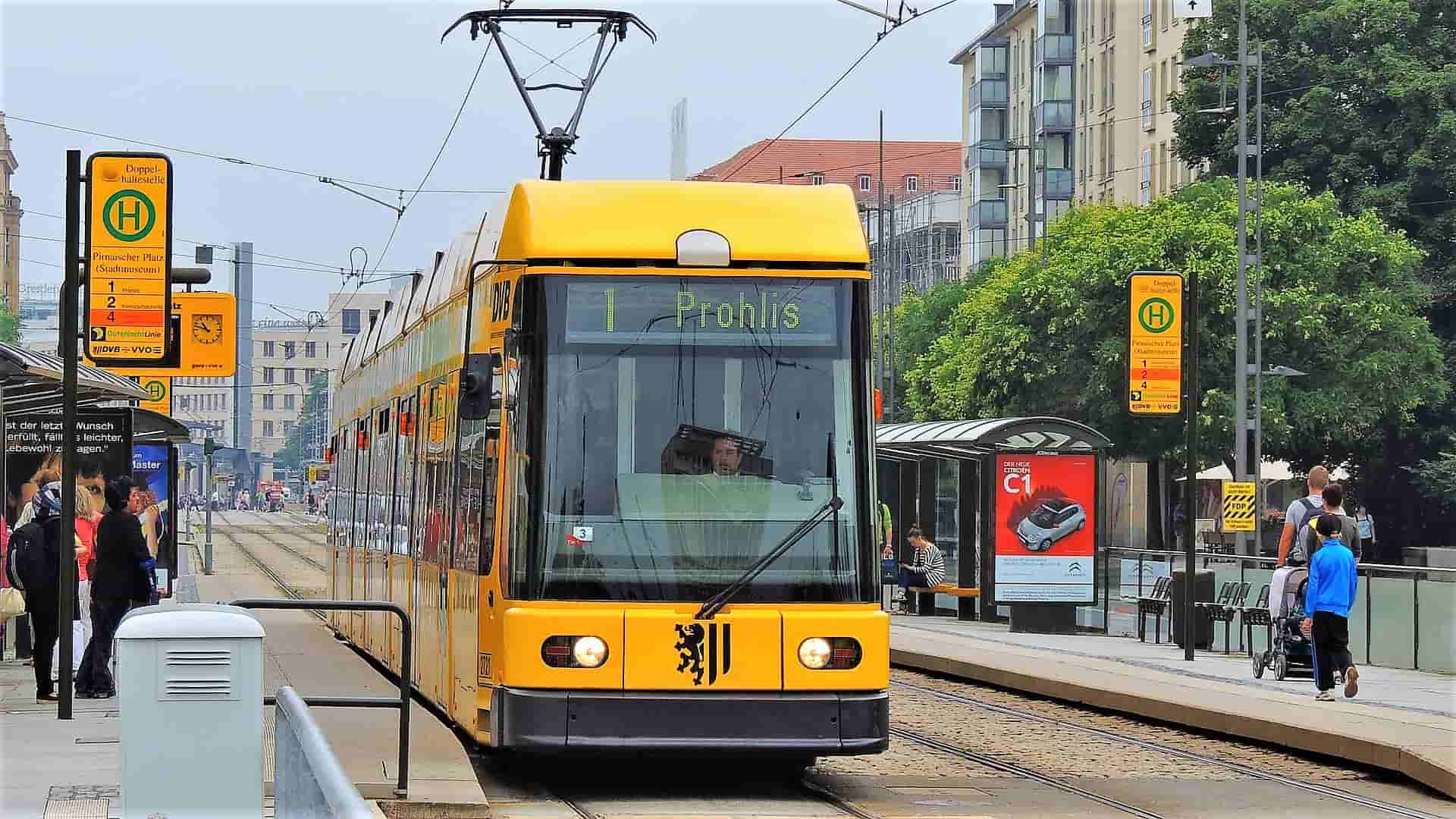 Tram in Dresden -transportation_getting around in Germany_ Pixabay-min