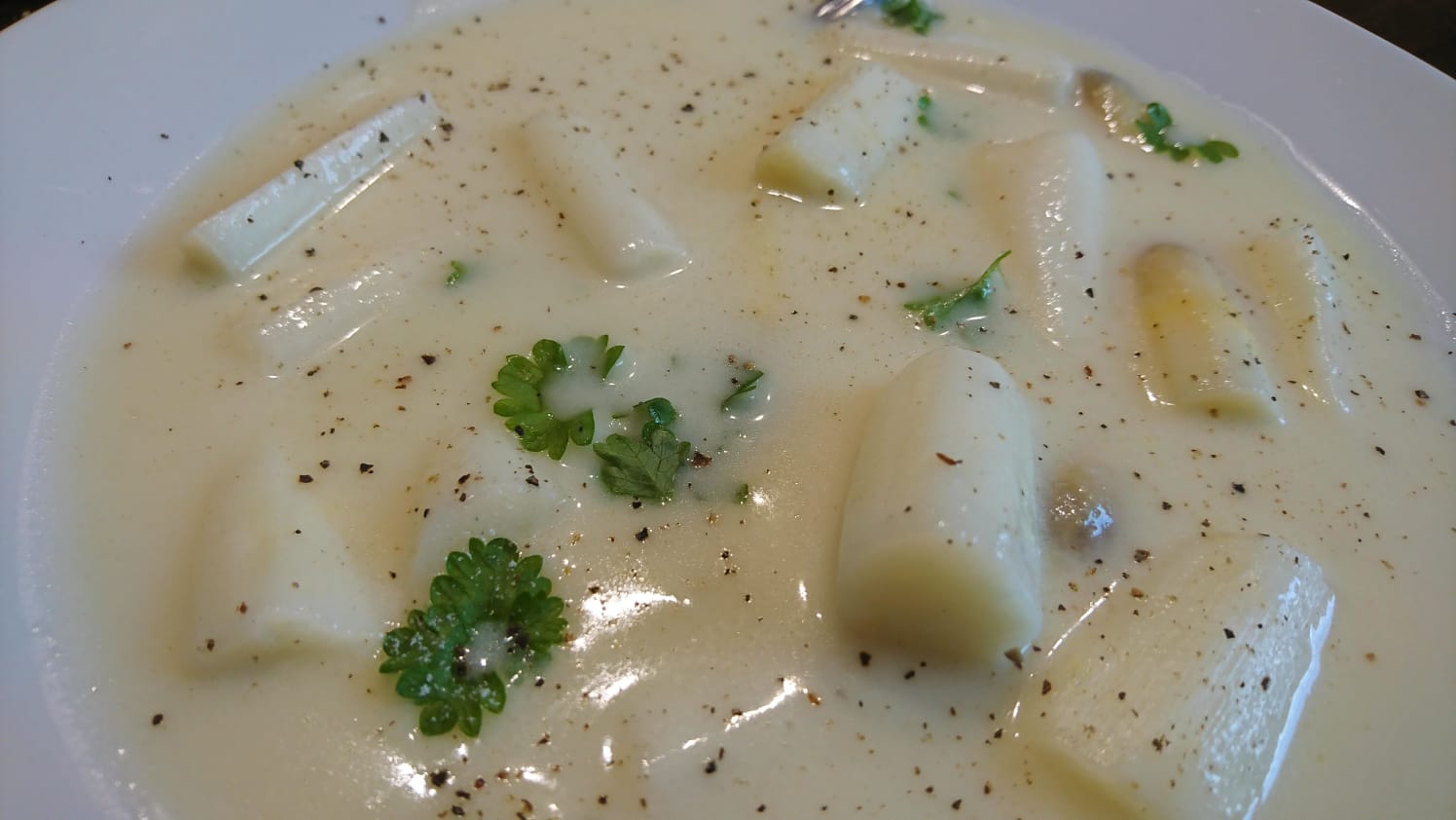featured image_white asparagus soup_spargelsuppe_easy and creamy recipe_my life in germany_hkwomanabroad